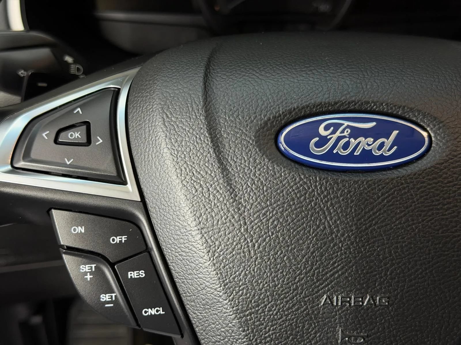 Used 2018 Ford Edge SEL w/ Equipment Group 201A AWD/4WD image 29