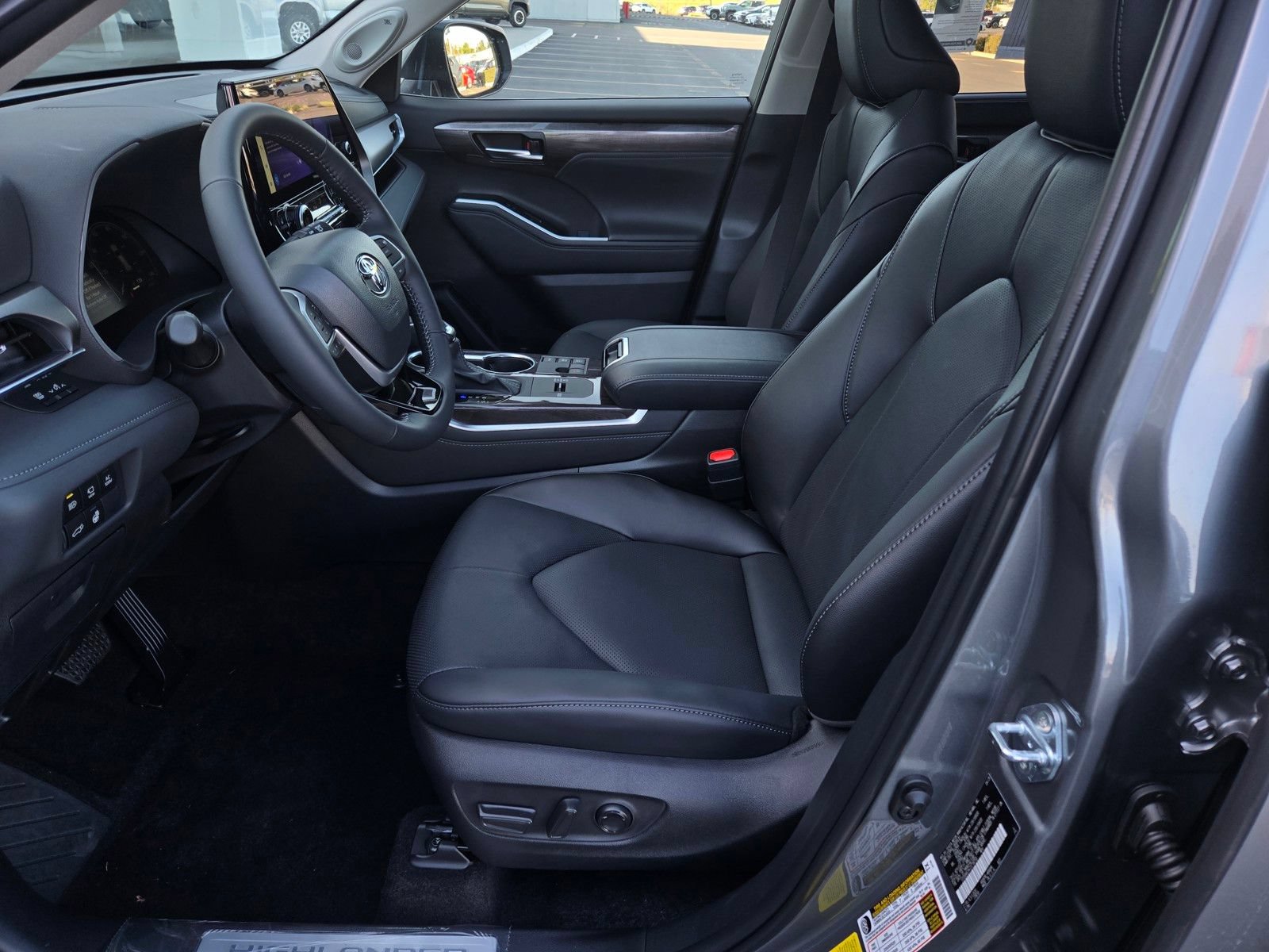 Certified 2026 Toyota Highlander Limited AWD/4WD image 16