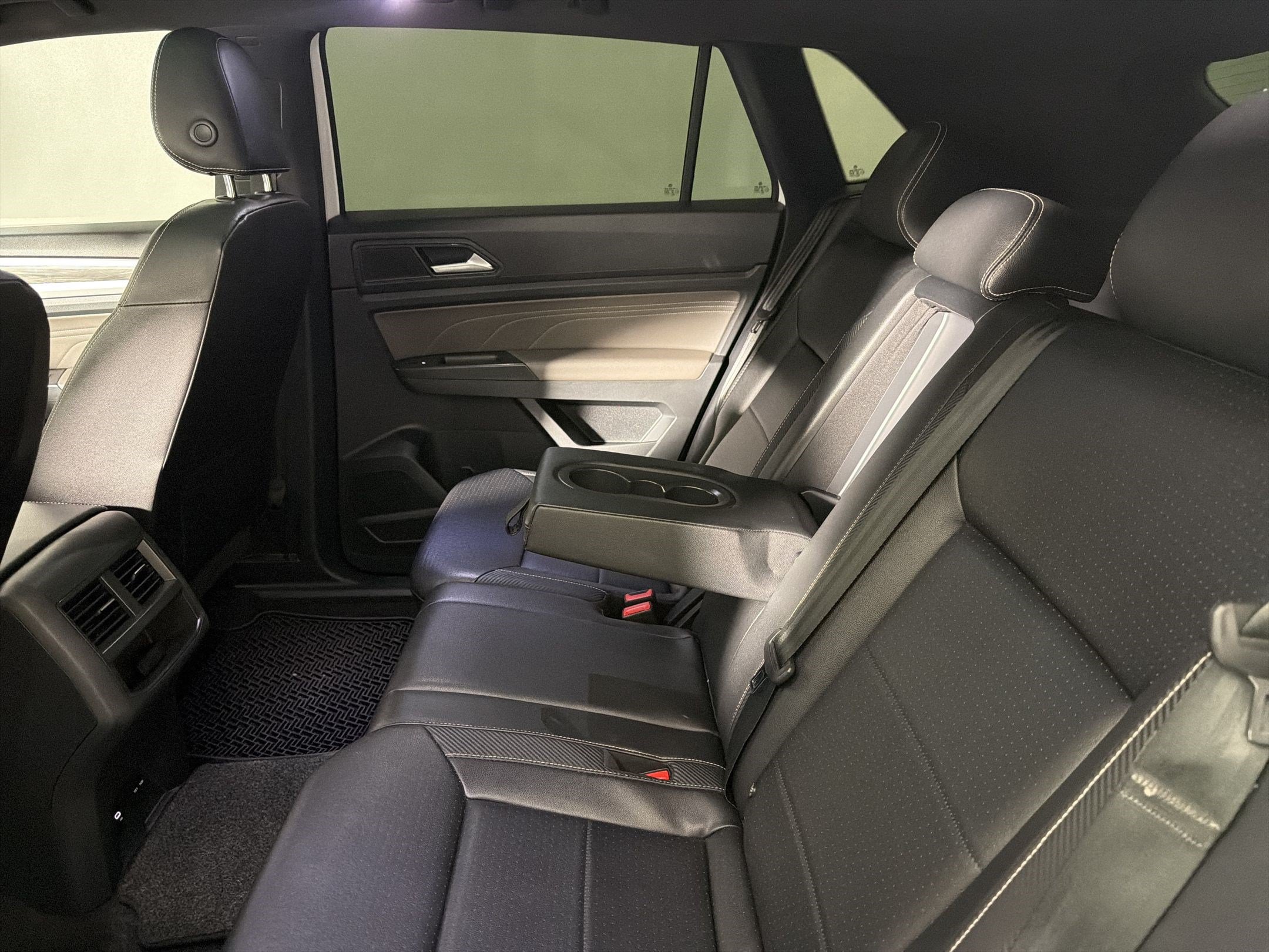 Used 2022 Volkswagen Atlas Cross Sport SE w/ Panoramic Sunroof Package AWD/4WD image 31