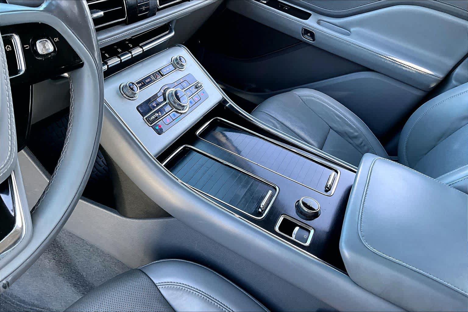 Used 2020 Lincoln Aviator Reserve w/ Equipment Group 201A RWD image 15