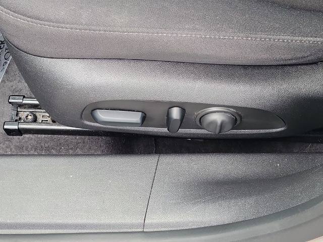 Used 2023 Chevrolet Malibu LT FWD image 23