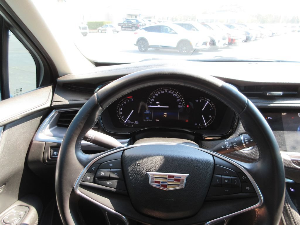 Used 2017 Cadillac XT5 Luxury w/ Driver Awareness Package AWD/4WD image 32