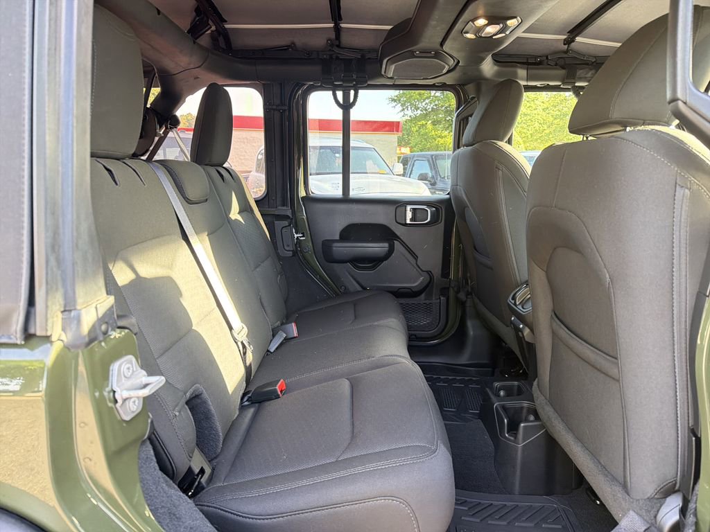 Used 2022 Jeep Wrangler Unlimited Sport AWD/4WD image 15