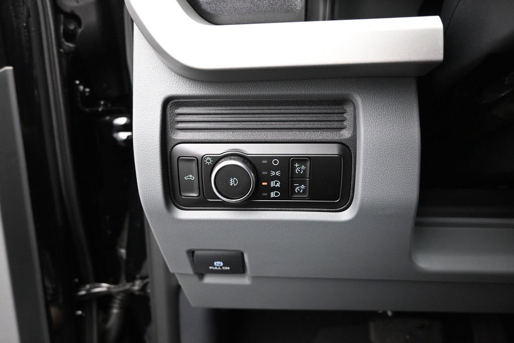 New 2026 Ford F250 XLT w/ FX4 Off-Road Package AWD/4WD image 12