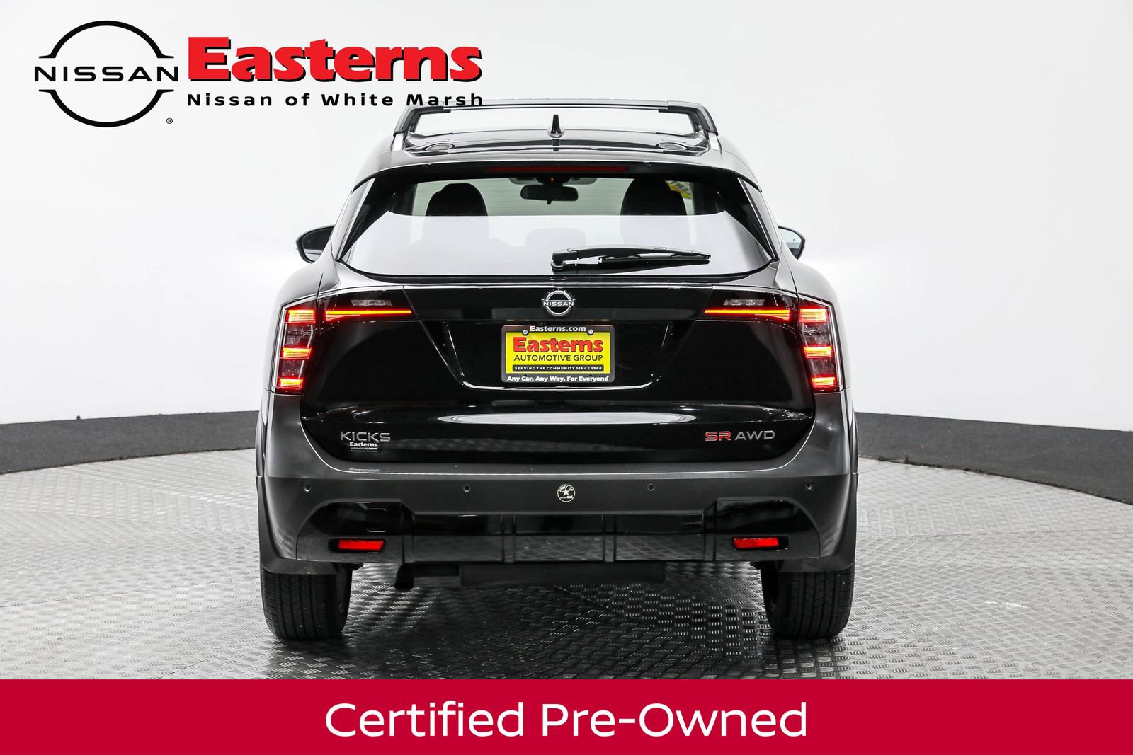 Used 2025 Nissan Kicks SR image 9