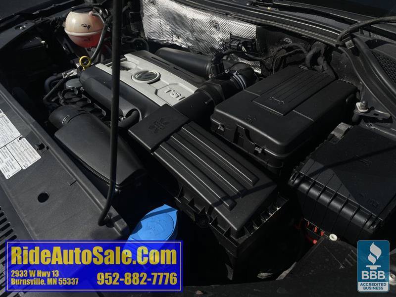 Used 2017 Volkswagen Tiguan SEL AWD/4WD image 26