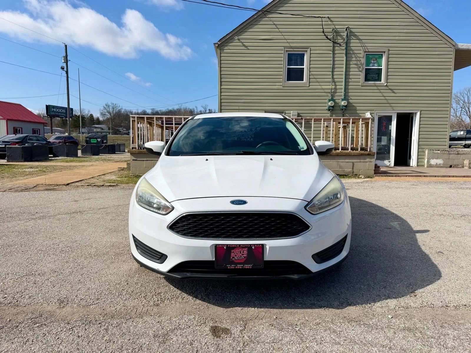 Used 2015 Ford Focus SE image 2