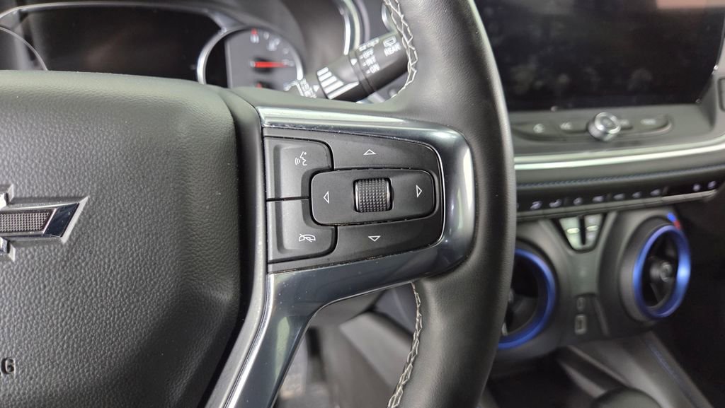 Used 2025 Chevrolet Blazer RS w/ Driver Confidence II Package image 20