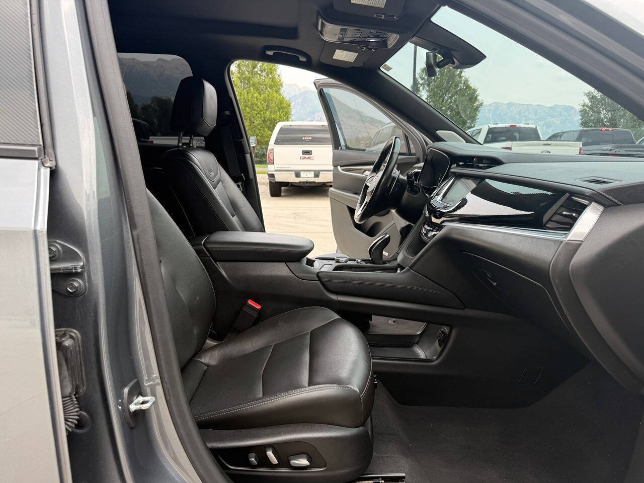 Used 2020 Cadillac XT6 Sport AWD/4WD image 27