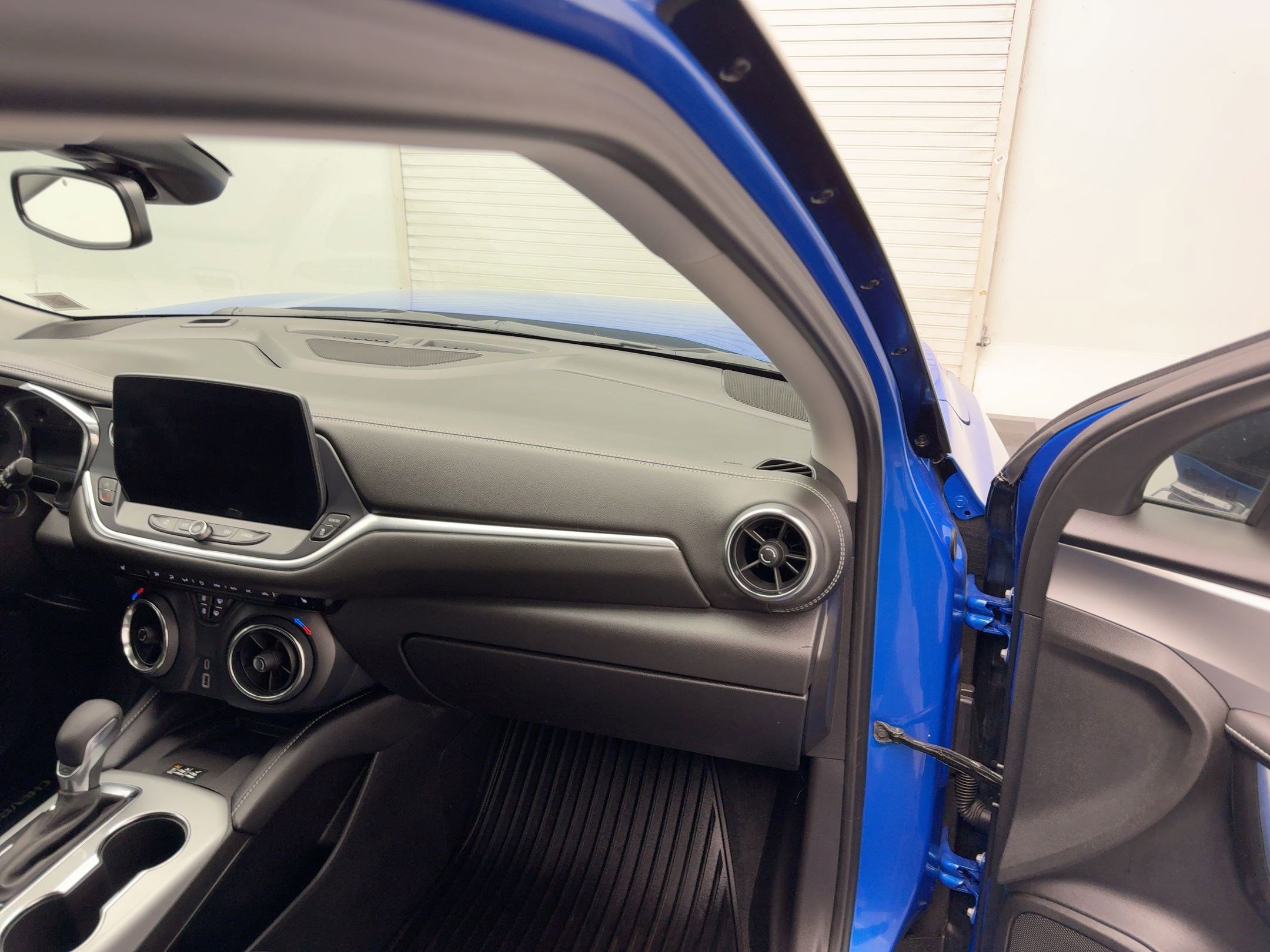 Certified 2025 Chevrolet Blazer LT w/ Convenience Package image 25