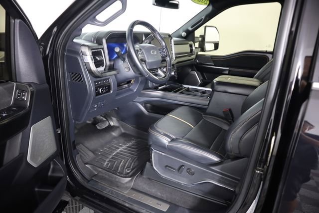 Used 2024 Ford F250 Platinum w/ FX4 Off-Road Package AWD/4WD image 37