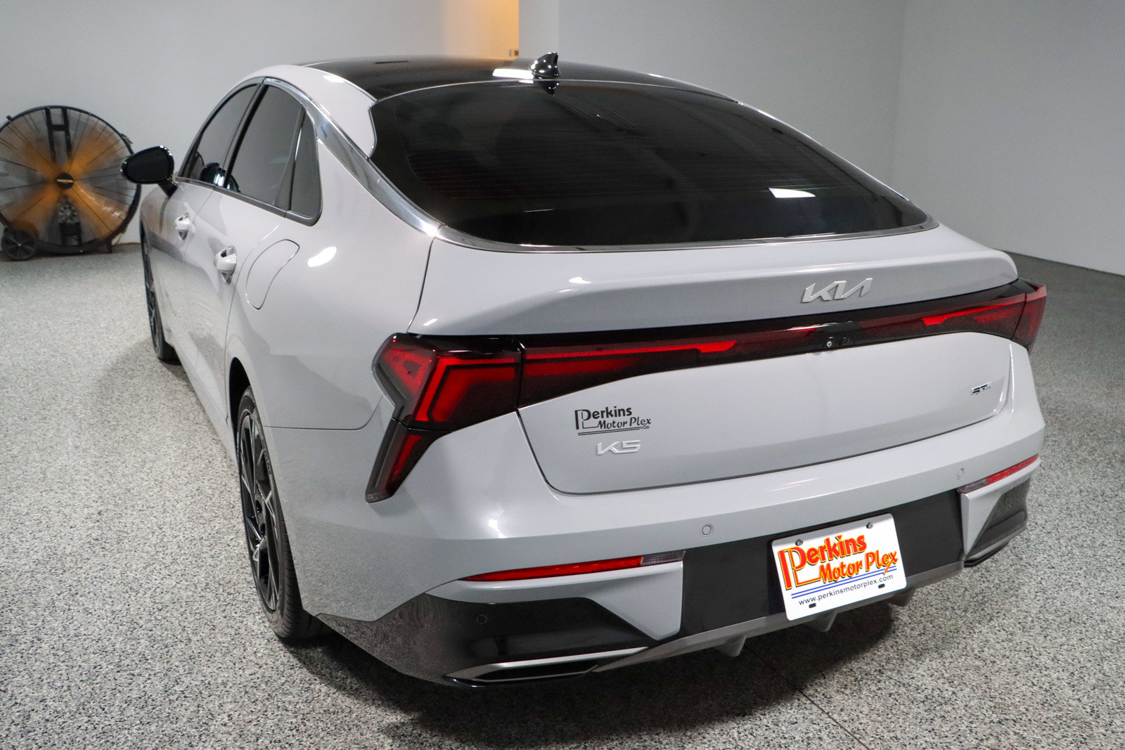 Used 2025 Kia K5 GT-Line w/ GT-Line Premium Package FWD image 9