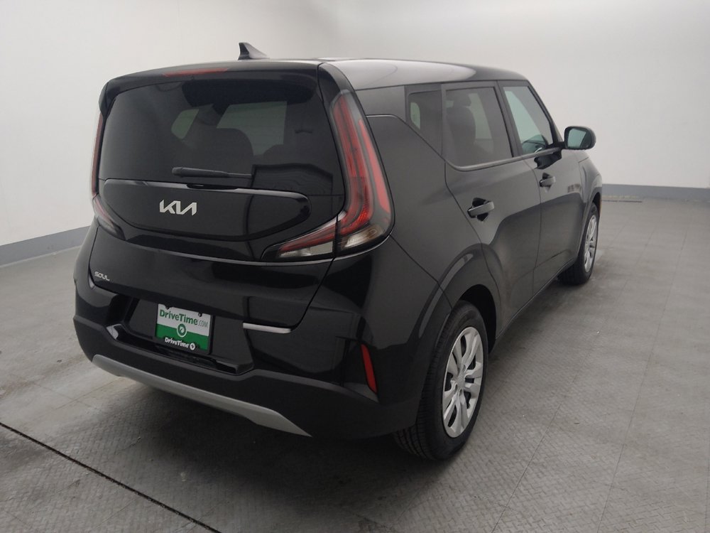 Used 2023 Kia Soul LX image 9