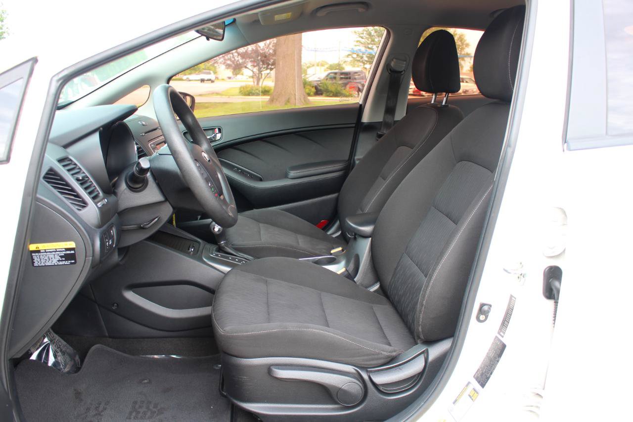 Used 2016 Kia Forte LX FWD image 14