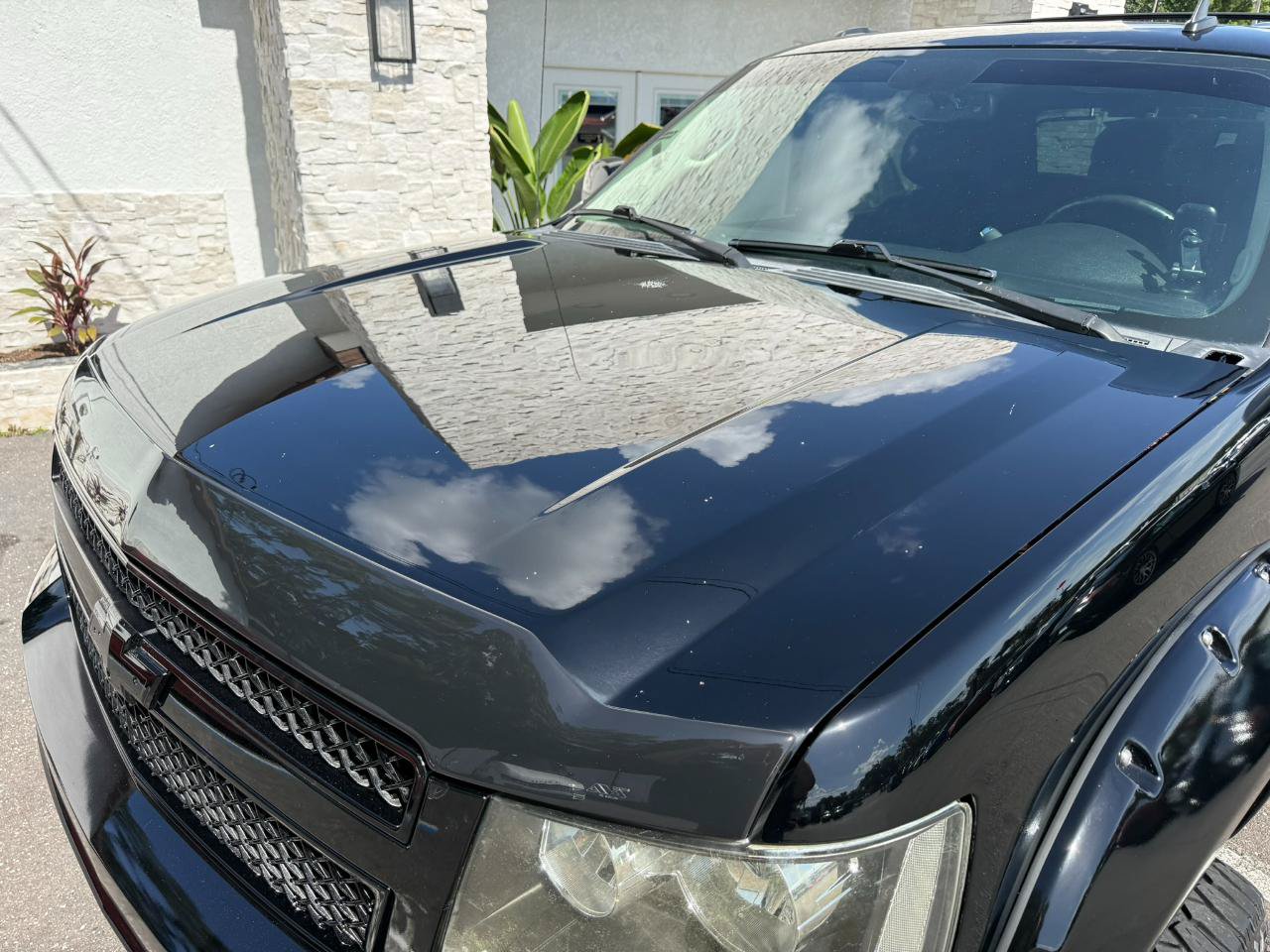 Used 2011 Chevrolet Avalanche LTZ AWD/4WD image 12