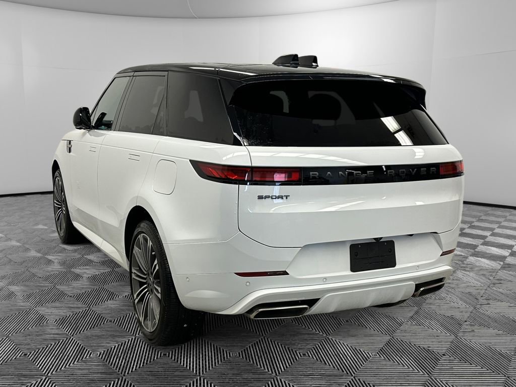 Used 2025 Land Rover Range Rover Sport Dynamic SE image 3