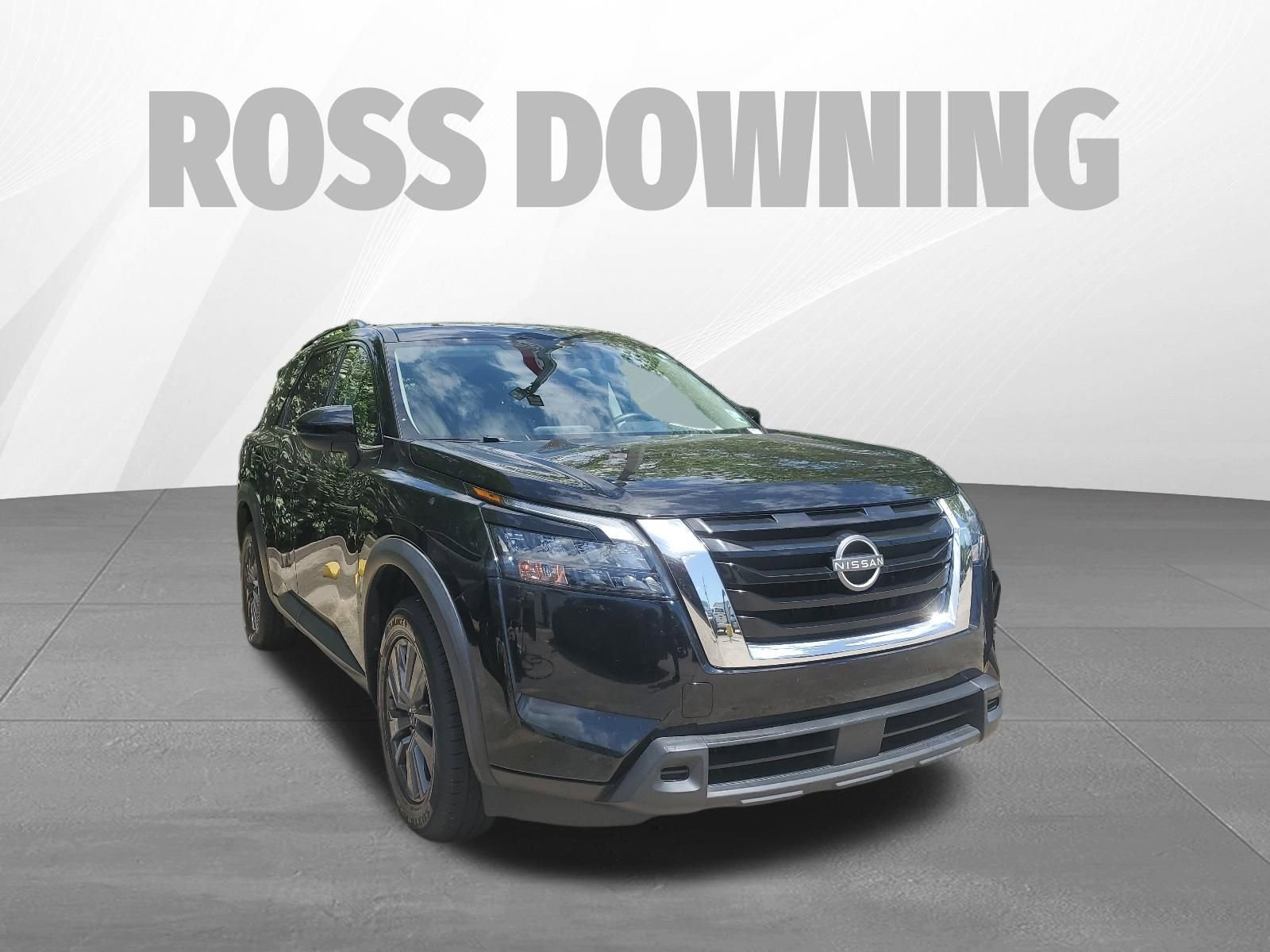 Used 2023 Nissan Pathfinder SV FWD image 3
