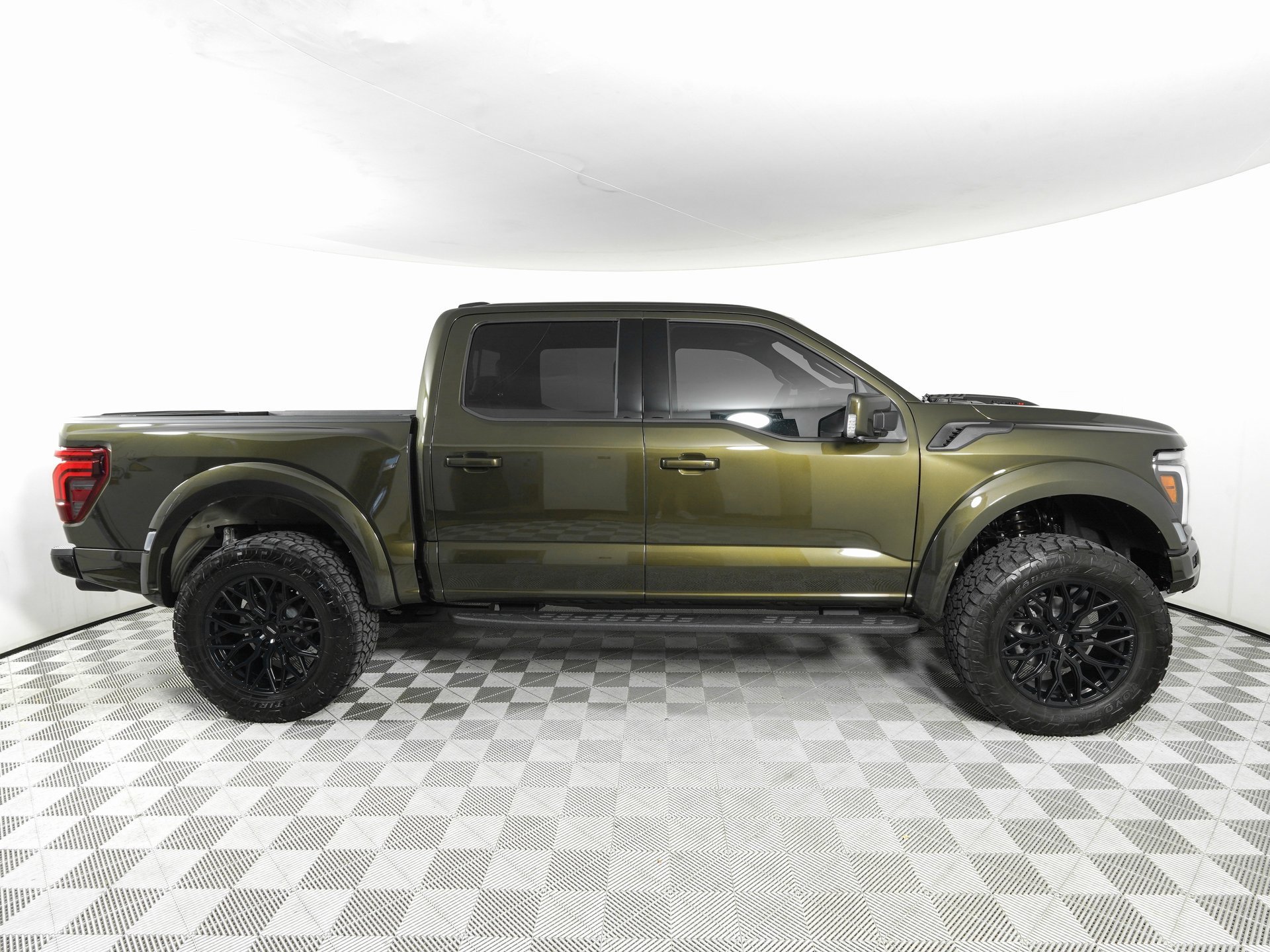 Used 2025 Ford F150 Raptor w/ Equipment Group 803A Raptor R image 5