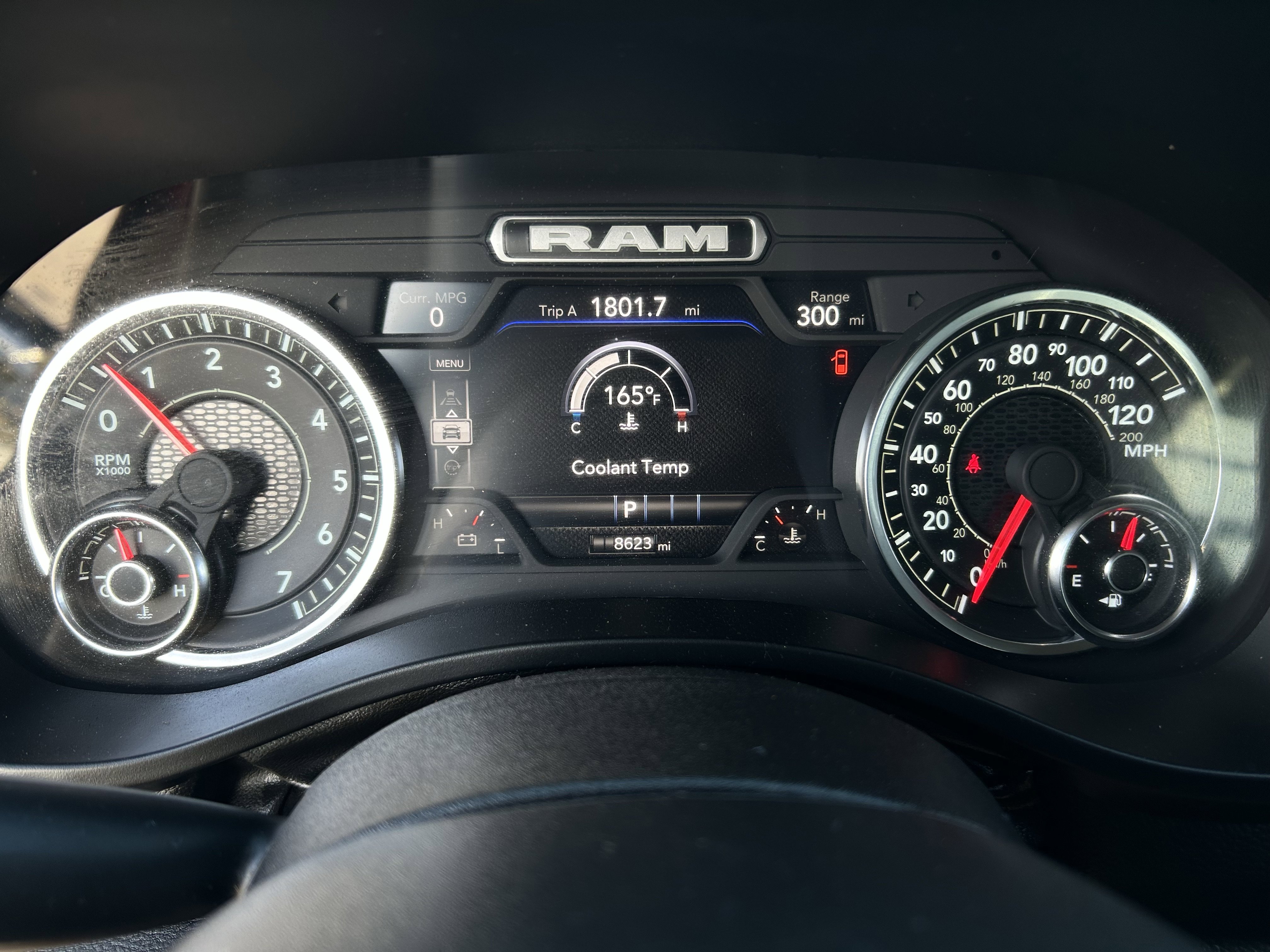 Used 2025 RAM 1500 Laramie AWD/4WD image 29