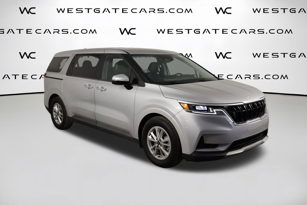 Used 2022 Kia Carnival LX FWD image 1