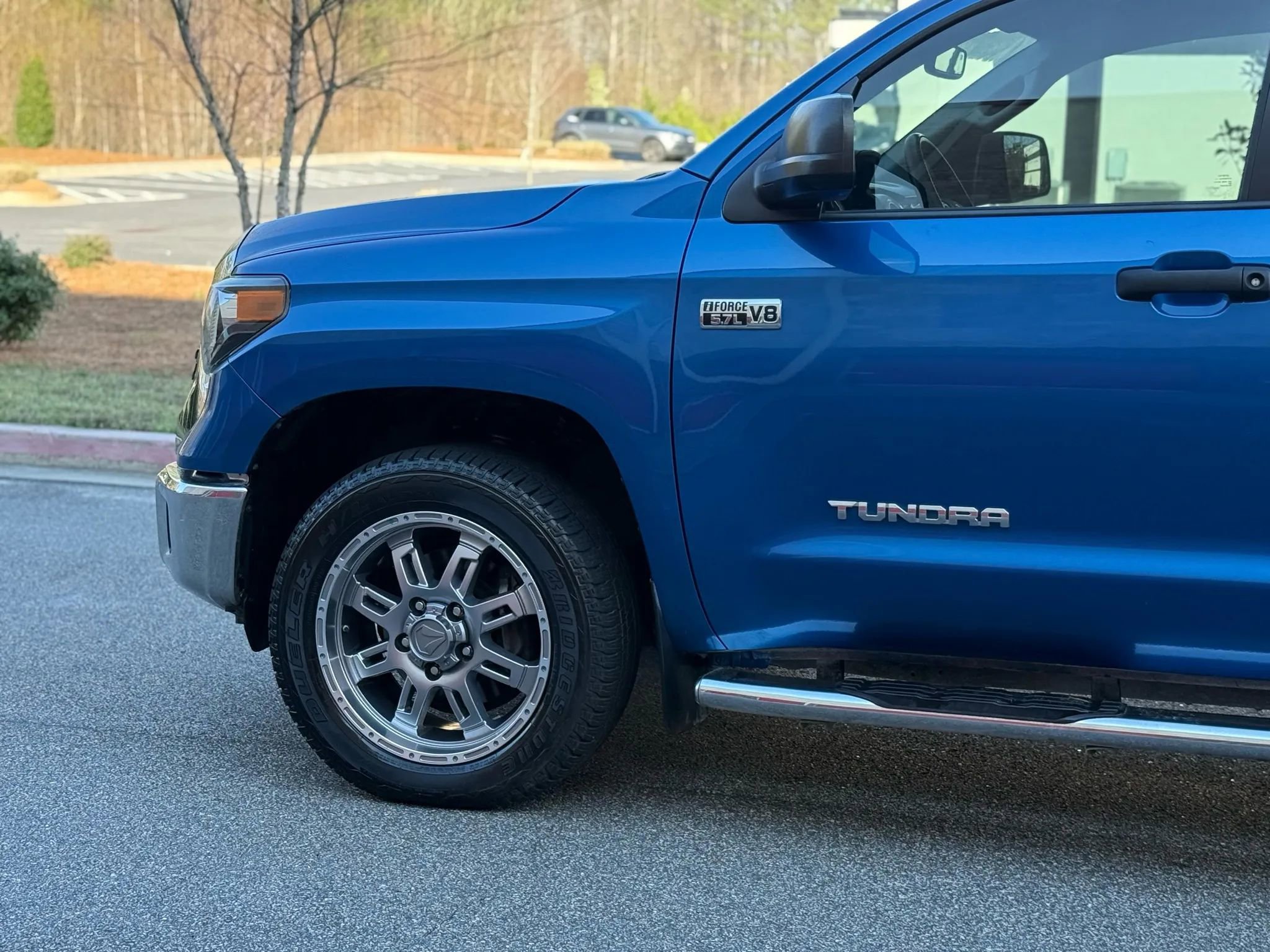 Used 2018 Toyota Tundra SR5 w/ SR5 Upgrade Package image 10