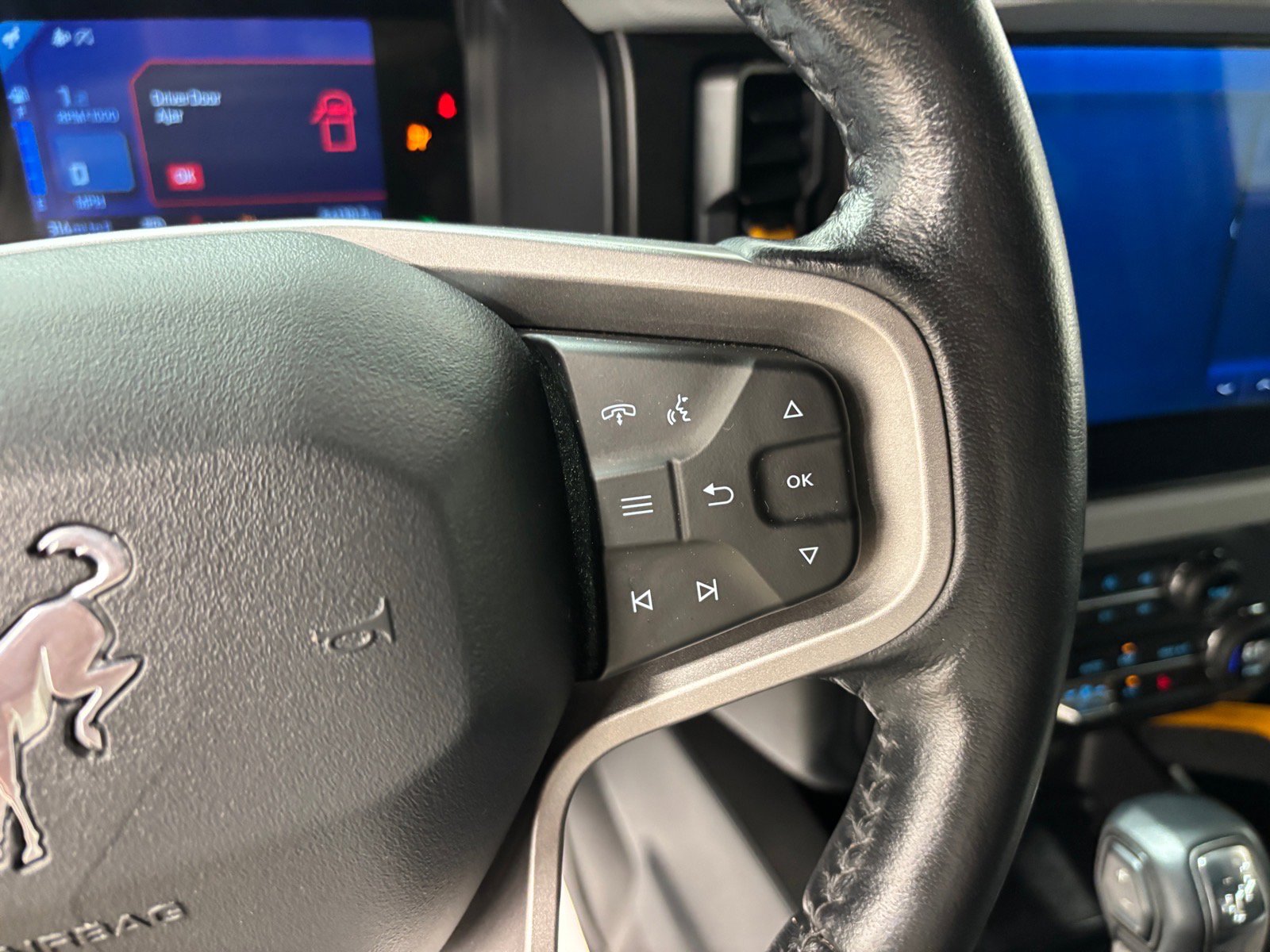 Used 2021 Ford Bronco Badlands image 18