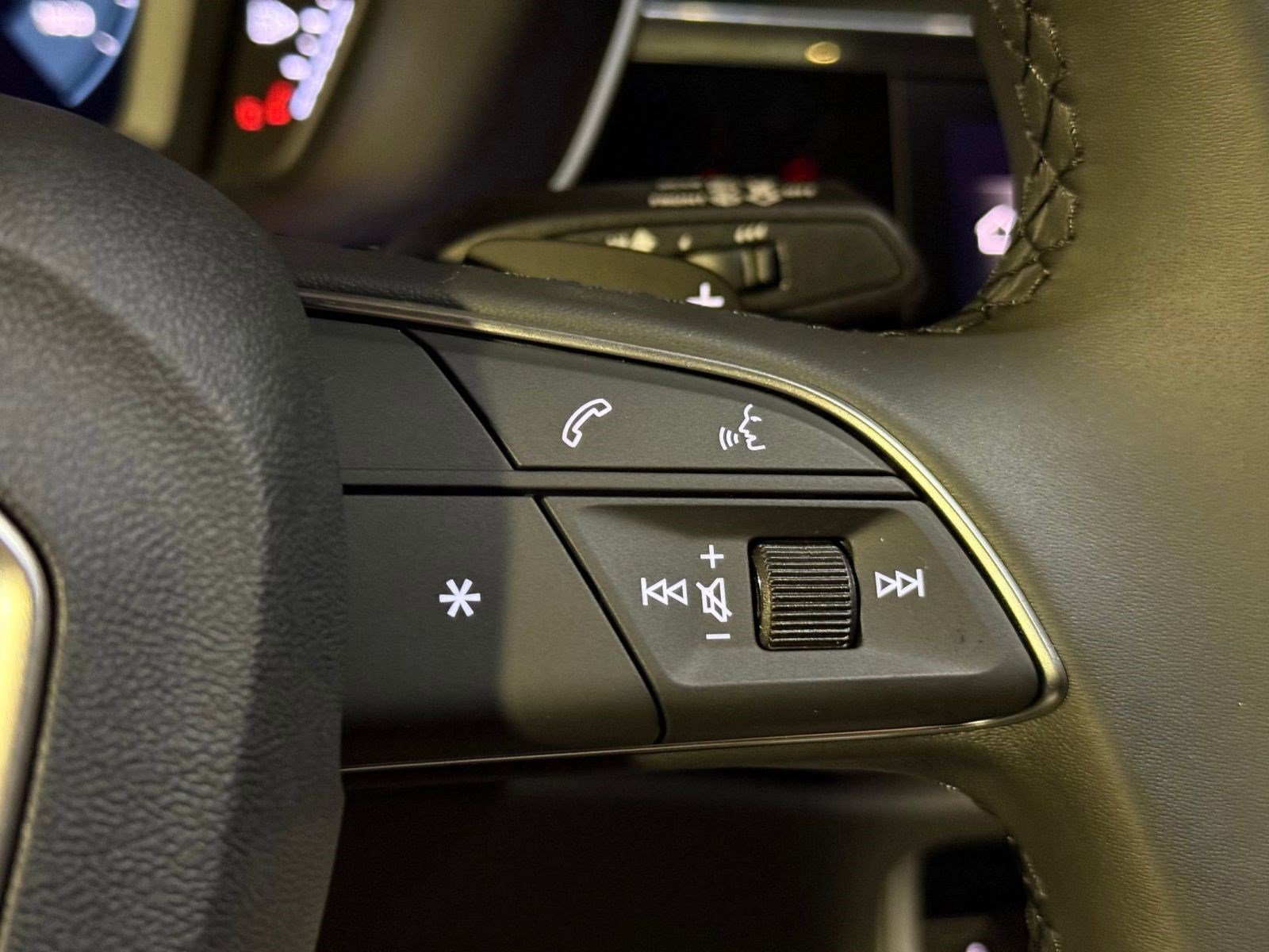 New 2025 Audi Q3 2.0T Premium image 24