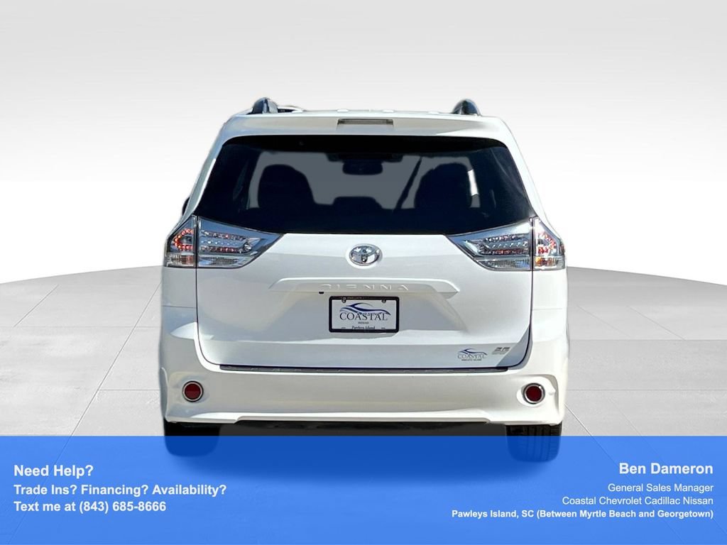 Used 2017 Toyota Sienna SE Premium FWD image 12