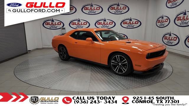 Used 2014 Dodge Challenger SRT8 Core w/ Electronics Convenience Group image 2