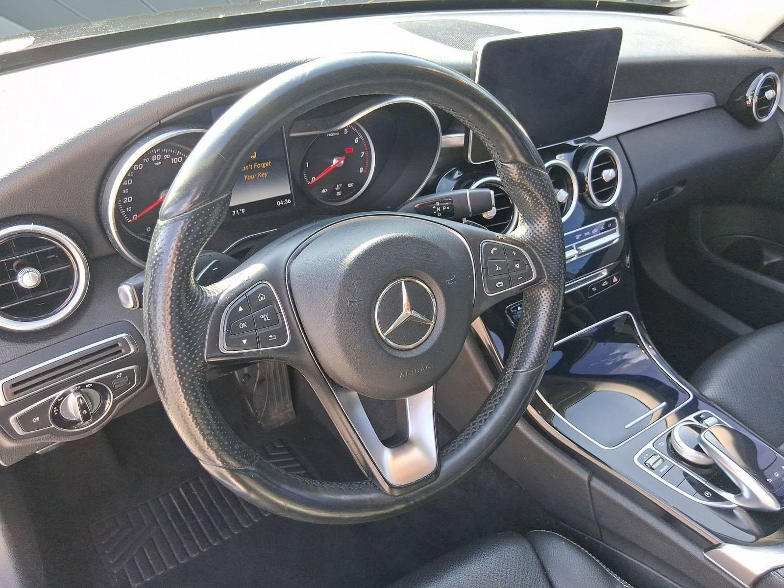 Used 2016 Mercedes-Benz C 300 4MATIC Sedan image 4