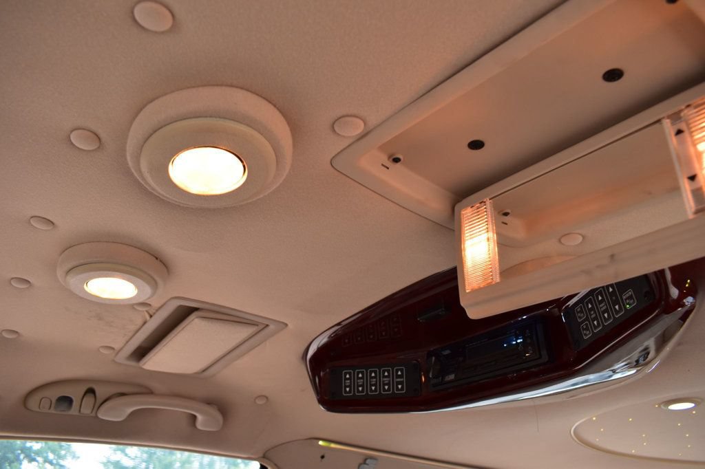Used 2007 Lincoln Town Car Executive RWD image 28