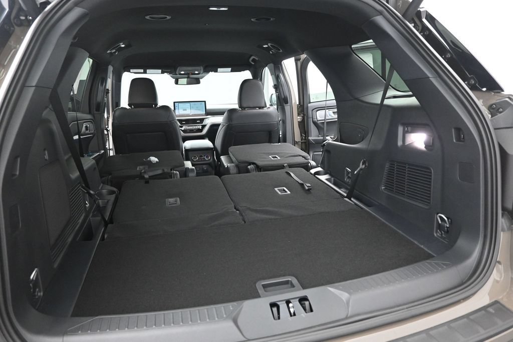 New 2026 Ford Explorer ST-Line w/ ST-Line Street Pack RWD image 22