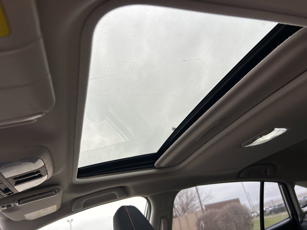 Used 2022 Subaru Crosstrek 2.0i Premium w/ Moonroof Package image 11