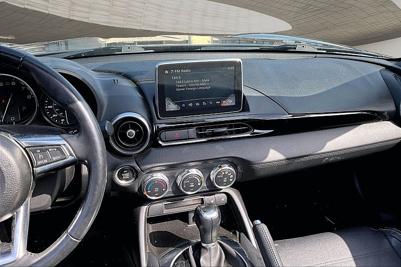 Used 2017 FIAT 124 Spider Lusso RWD image 5