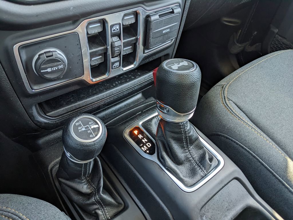 Certified 2025 Jeep Wrangler Unlimited Sahara image 33