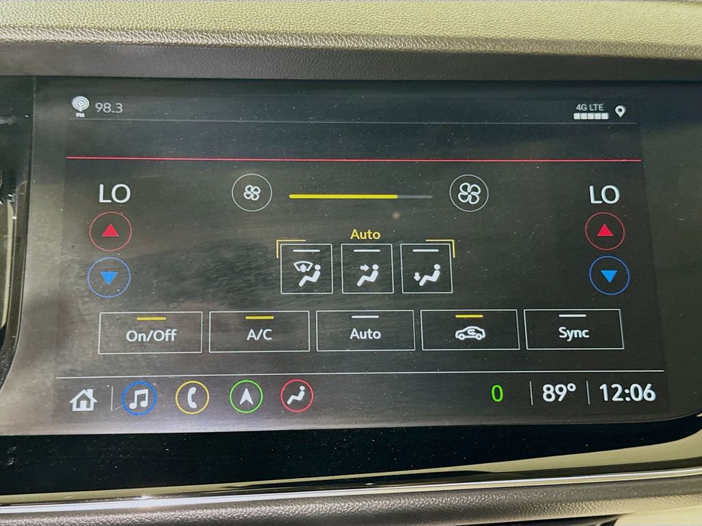 Certified 2022 Buick Envision Avenir w/ Technology Package II FWD image 14