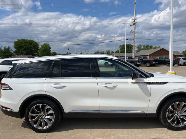 Used 2025 Lincoln Aviator Reserve w/ Luxury Package AWD/4WD image 4