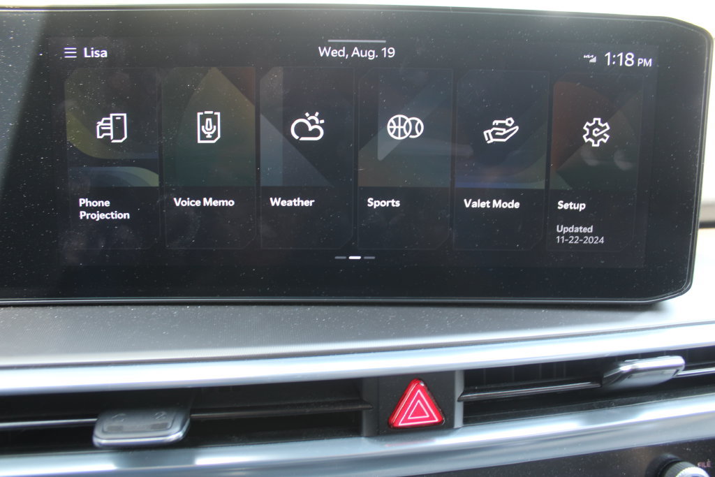 Certified 2024 Kia Sorento SX FWD image 50