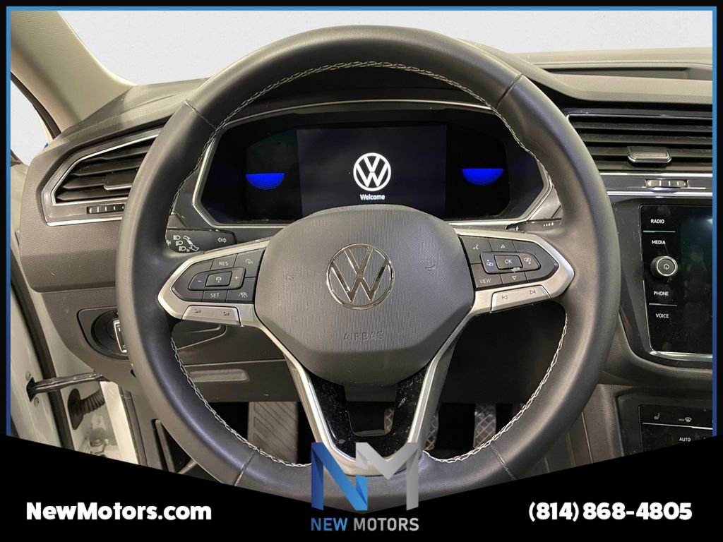 Used 2022 Volkswagen Tiguan SE AWD/4WD image 12