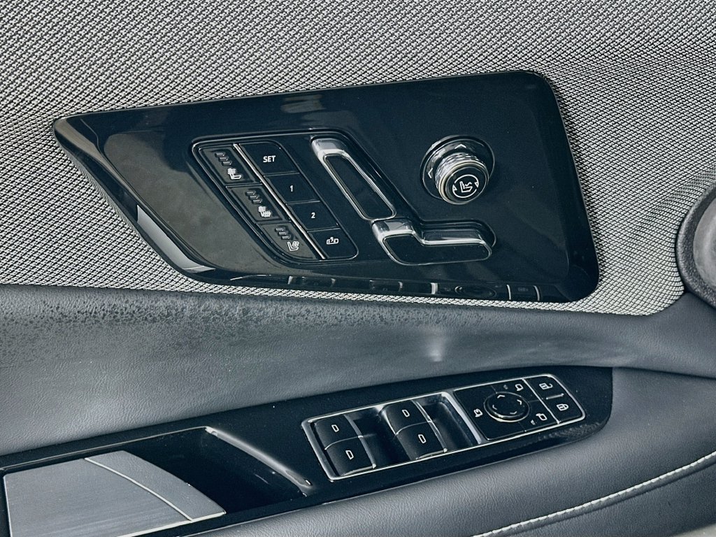 Used 2026 Cadillac Optiq Sport 2 w/ LPO, Floor Liner Package AWD/4WD image 20