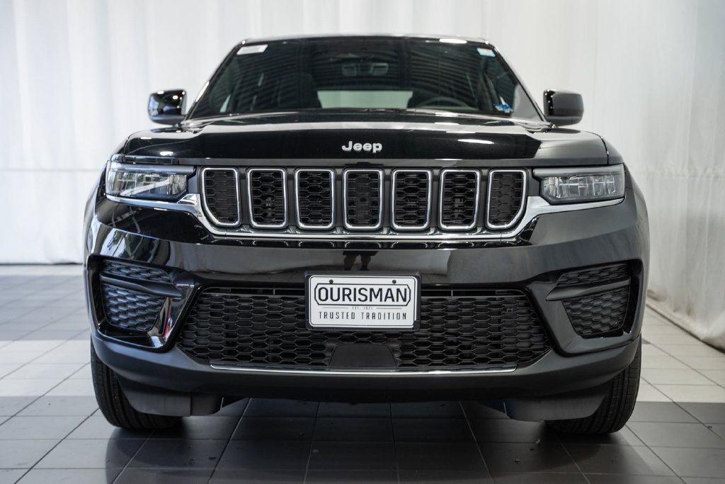 New 2026 Jeep Grand Cherokee Laredo X AWD/4WD image 2