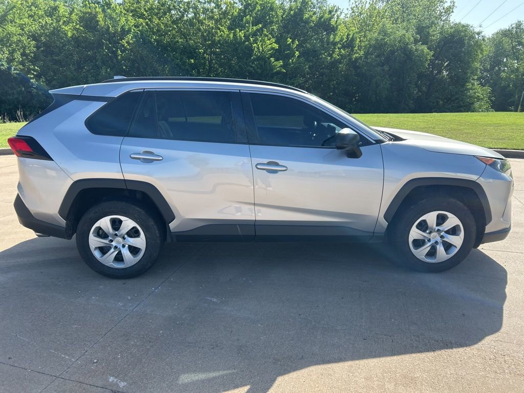 Used 2020 Toyota RAV4 LE FWD image 6
