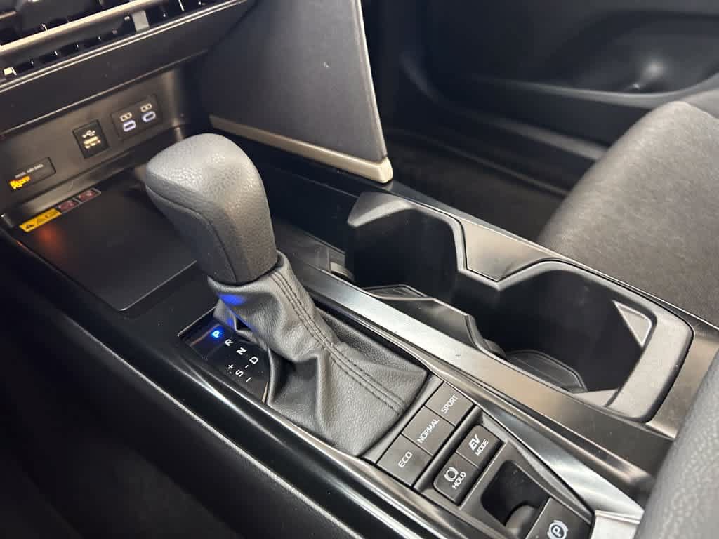 Used 2025 Toyota Camry LE w/ Convenience Package FWD image 17