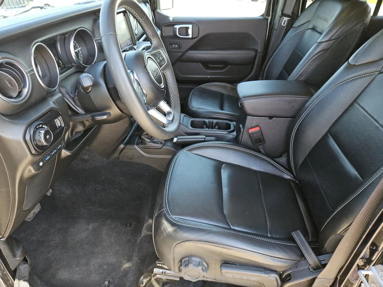 Used 2023 Jeep Wrangler Sahara image 26