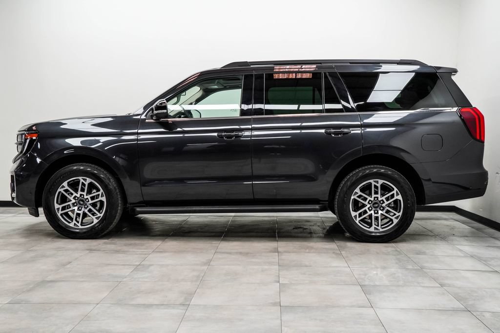 Used 2025 Ford Expedition Active AWD/4WD image 8