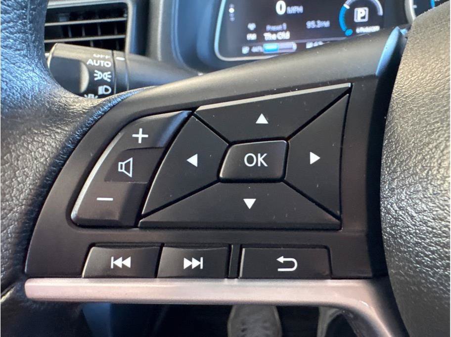 Used 2025 Nissan Leaf S FWD image 18