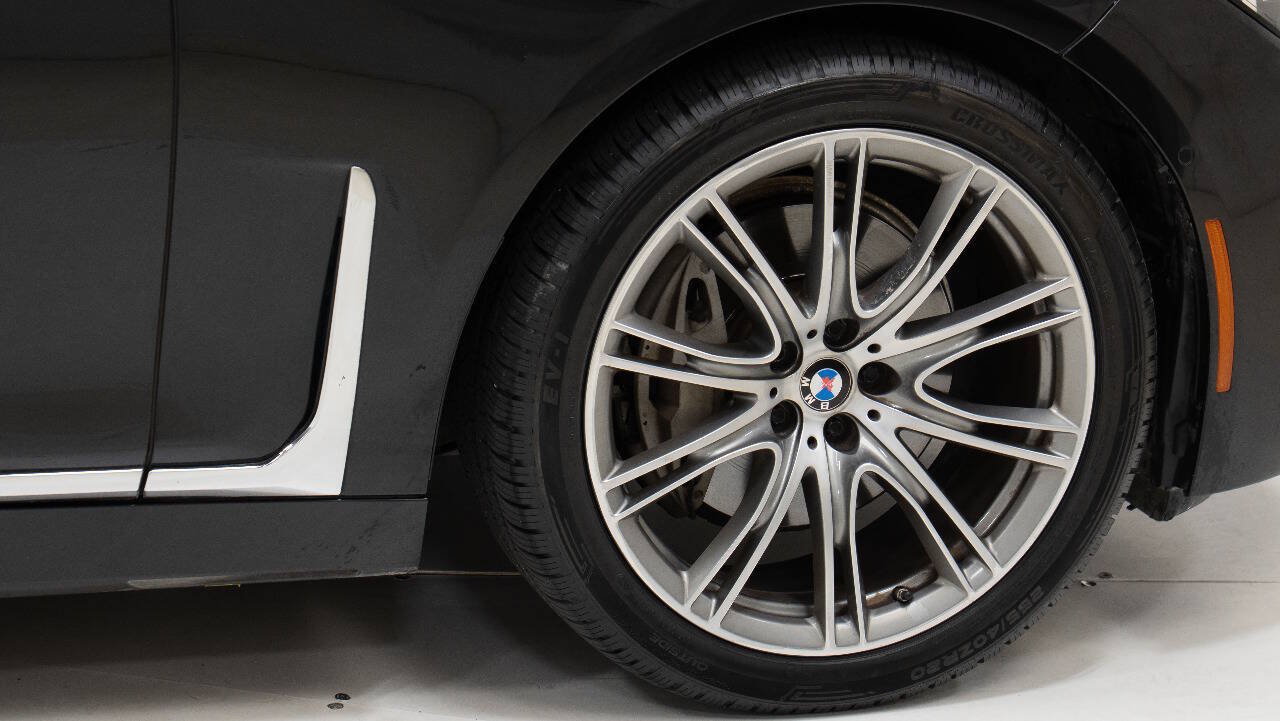 Used 2021 BMW 740i w/ Premium Package RWD image 75