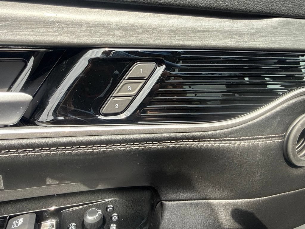 New 2026 Jeep Grand Wagoneer Limited AWD/4WD image 19