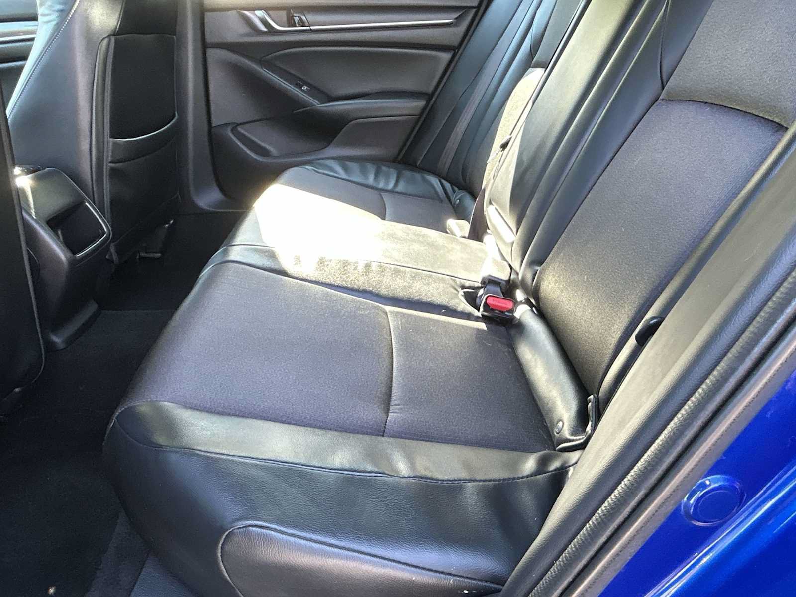 Used 2018 Honda Accord Sport image 9