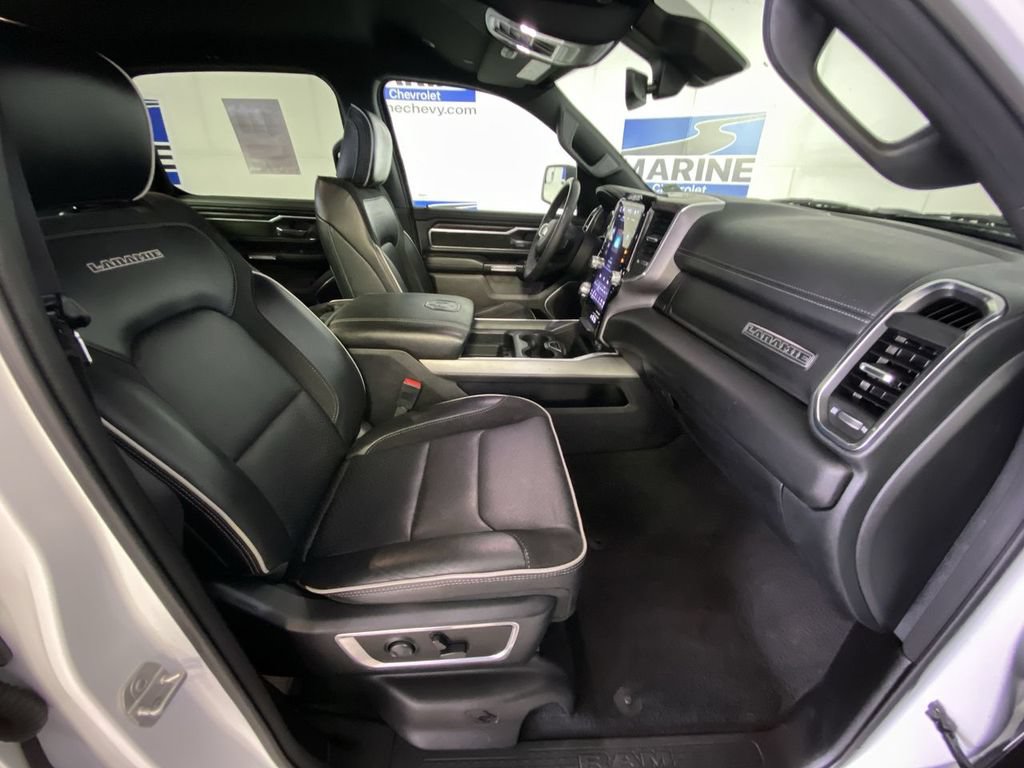 Used 2025 RAM 1500 Laramie AWD/4WD image 33